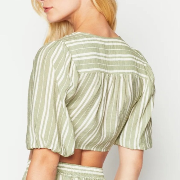 BCBGENERATION MAGDA TIE-FRONT STRIPED CROP TOP OLIVE/IVORY STRIPPED SIZE SMALL - Picture 2 of 11
